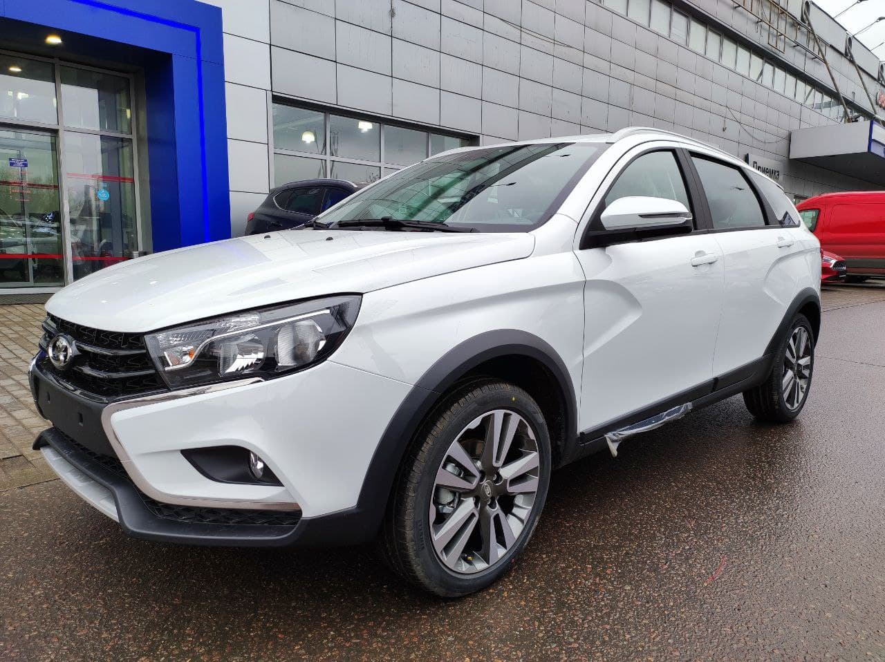 Независимость: Фото Lada Vesta SW Cross